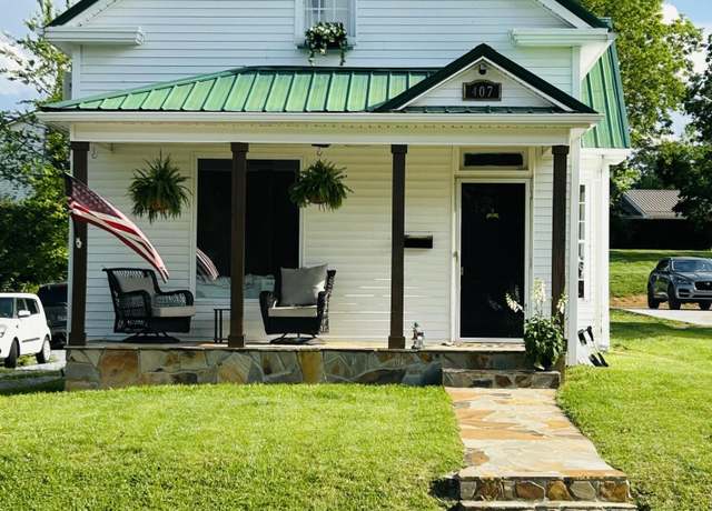Property at 407 Irish St, Greeneville, TN 37743, 3 beds, 1.5 baths
