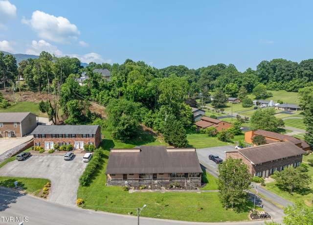 Property at 408 Eastley Ct #3, Kingsport, TN 37660, 2 beds, 2 baths
