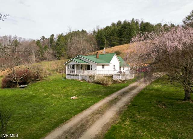 Property at 1563 Stage Rd, Mountain City, TN 37683, 3 beds, 1 bath