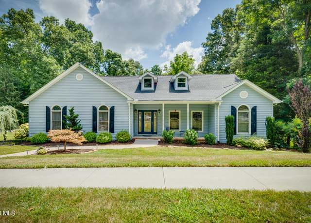 Property at 312 Post Oak Dr, Johnson City, TN 37615, 3 beds, 2 baths