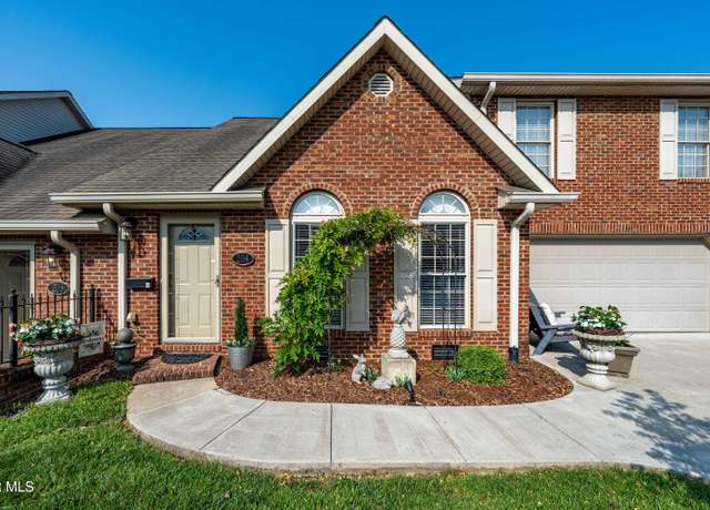 Property at 404 Mountain View Rd #204, Johnson City, TN 37601, 4 beds, 3.5 baths
