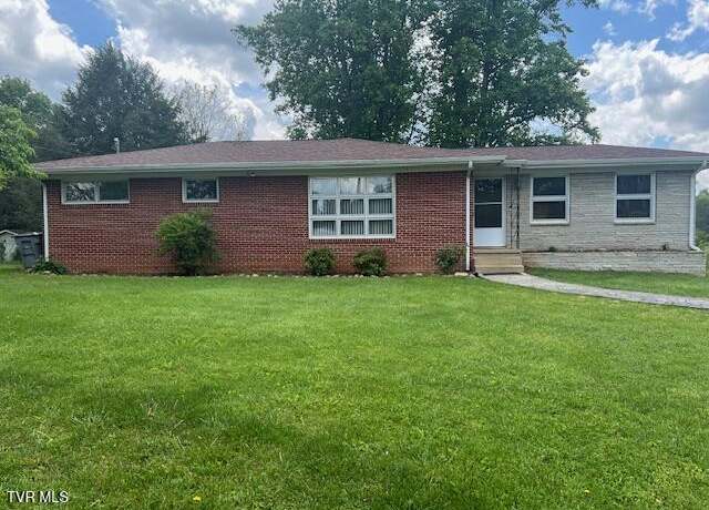 Property at 204 Cloverdale Pl, Bristol, TN 37620, 3 beds, 2 baths