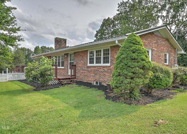 Property at 108 Otis Rd, Elizabethton, TN 37643, 4 beds, 3 baths