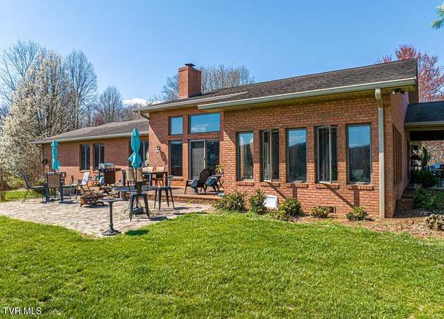 Property at 23300 Wycoff Dr, Abingdon, VA 24211, 5 beds, 4 baths