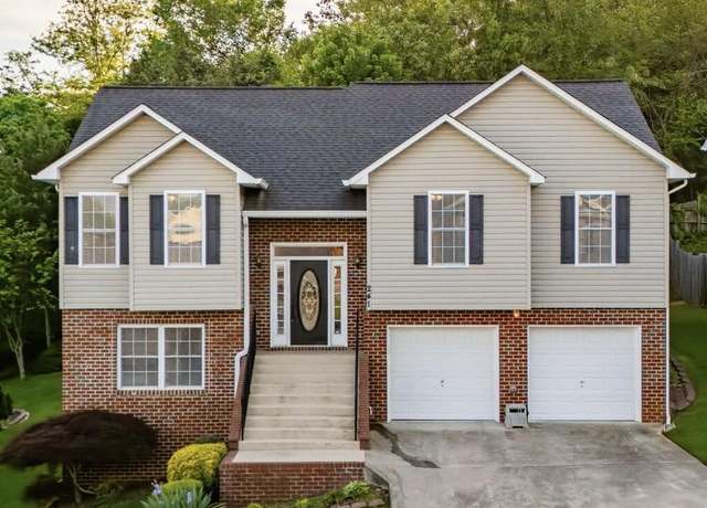 Property at 241 Stone Edge Cir, Kingsport, TN 37660, 5 beds, 3 baths