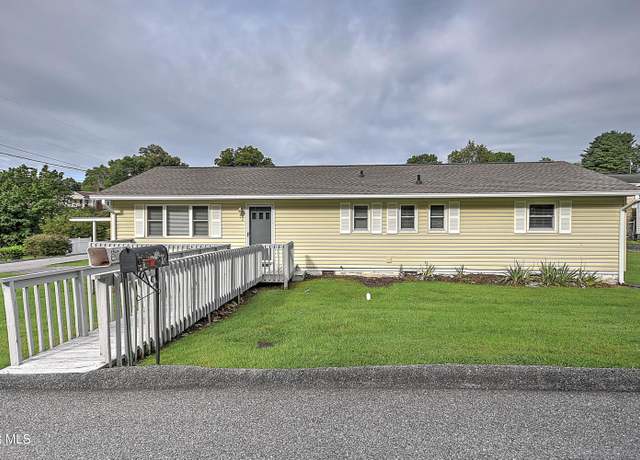Property at 115 Eastside Dr, Bristol, TN 37620, 3 beds, 2 baths