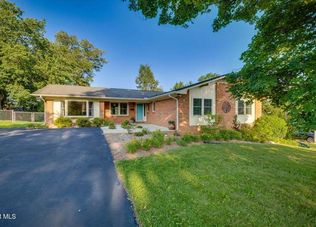 Property at 1802 Fairway Dr, Johnson City, TN 37601, 3 beds, 2 baths