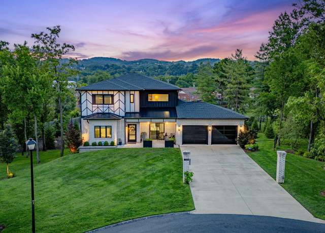 Property at 1000 Radcliffe Ave, Kingsport, TN 37664, 5 beds, 4.5 baths