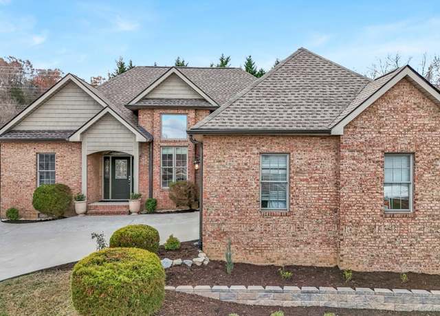 Property at 1012 Embassy Row, Johnson City, TN 37601, 3 beds, 2 baths