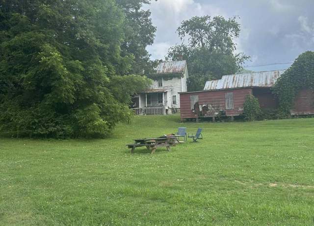 Property at 199 Maple Ave, Big Stone Gap, VA 24219
