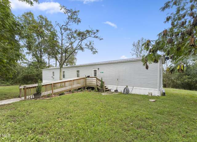 Property at 10425 Petros Hwy, Oliver Springs, TN 37840, 2 beds, 2 baths