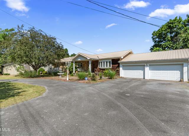 Property at 412 Baywood Dr, Piney Flats, TN 37686, 3 beds, 2 baths