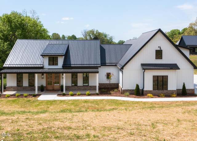 Property at 3832 Lake Valley Dr, Kingsport, TN 37664, 4 beds, 3.5 baths