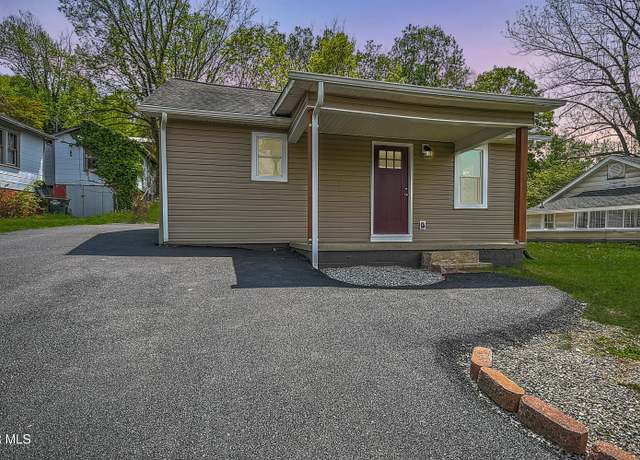 Property at 332 Delaware St, Kingsport, TN 37665, 2 beds, 1 bath