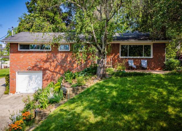 Property at 228 Lakeview Cir, Kingsport, TN 37663, 3 beds, 1.5 baths