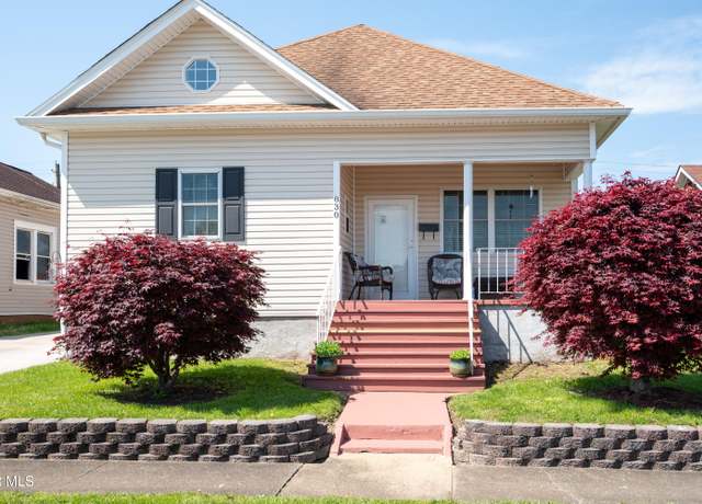 Property at 830 Dale St, Kingsport, TN 37660, 3 beds, 2 baths