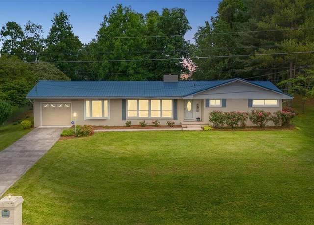 Property at 513 Woodmere Dr, Kingsport, TN 37663, 3 beds, 3 baths