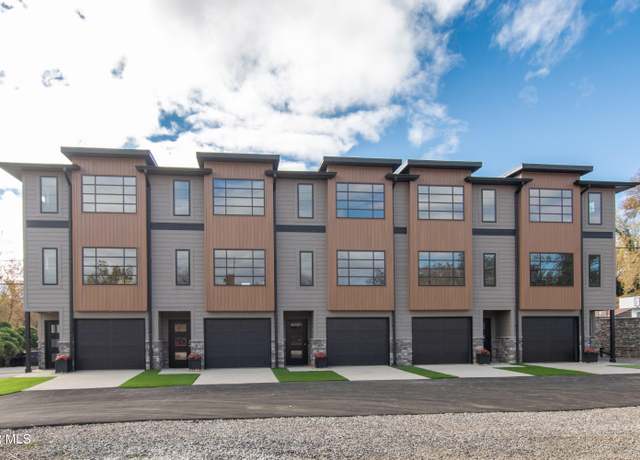 Property at 577 English St Unit B4, Bristol, TN 37620, 3 beds, 2.5 baths