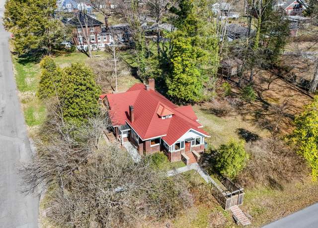 Property at 17 Wyandotte Ave, Big Stone Gap, VA 24219, 4 beds, 3 baths