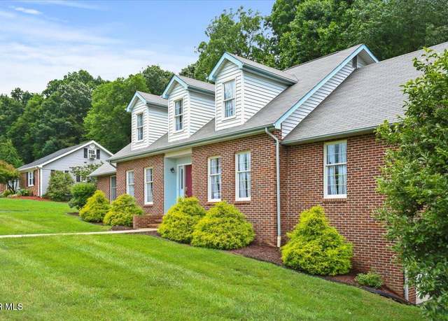 Property at 377 Overlook Dr, Blountville, TN 37617, 4 beds, 3 baths