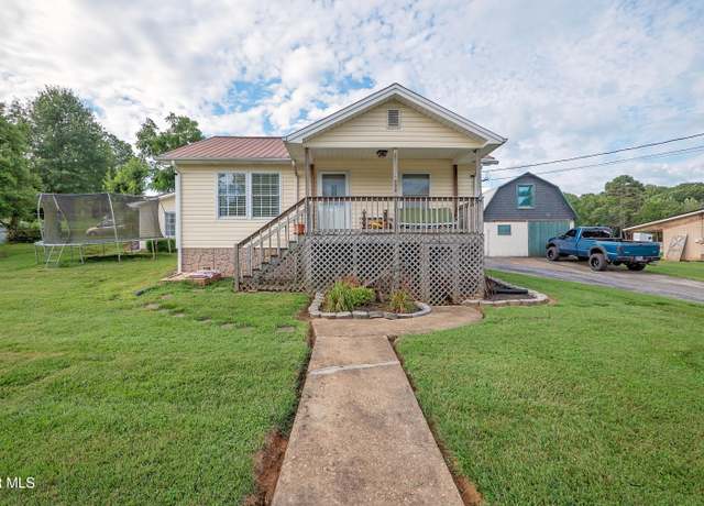 Property at 820 Edison St, Kingsport, TN 37665, 3 beds, 2 baths