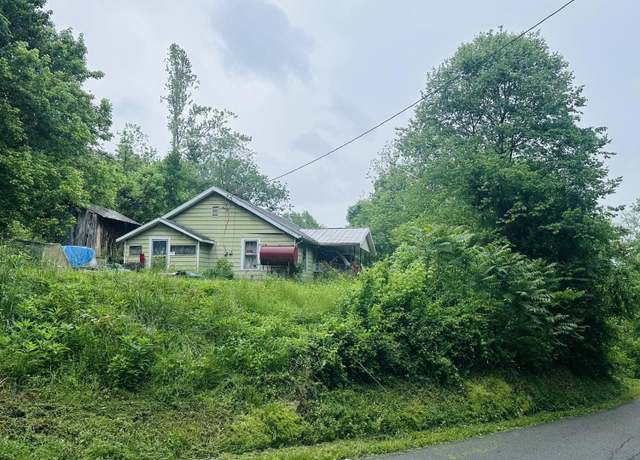 Property at 286 Jenkins Hollow Rd Rd, Elizabethton, TN 37643, 3 beds, 1 bath