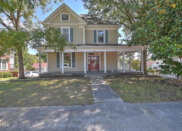 Property at 501 Lindsey St, Bristol, VA 24201, 5 beds, 2 baths