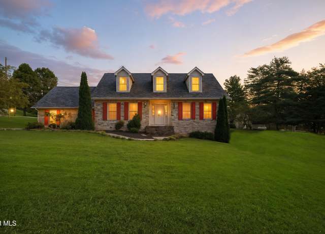 Property at 100 Winterbrook Dr, Kingsport, TN 37663, 3 beds, 2.5 baths