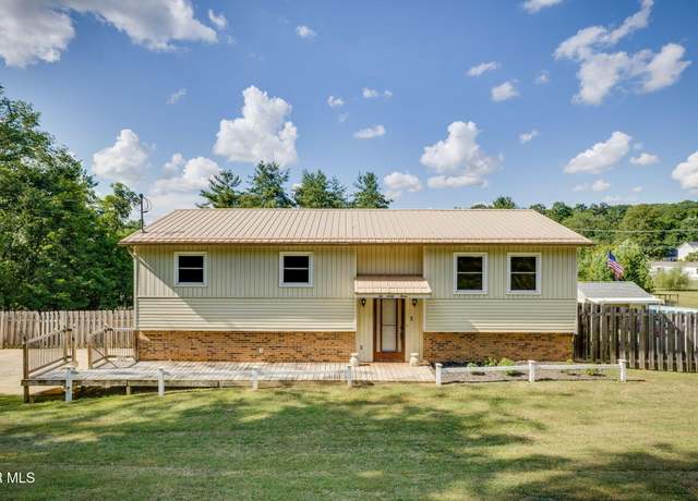 Property at 263 Slaughter St, Kingsport, TN 37664, 3 beds, 2.5 baths
