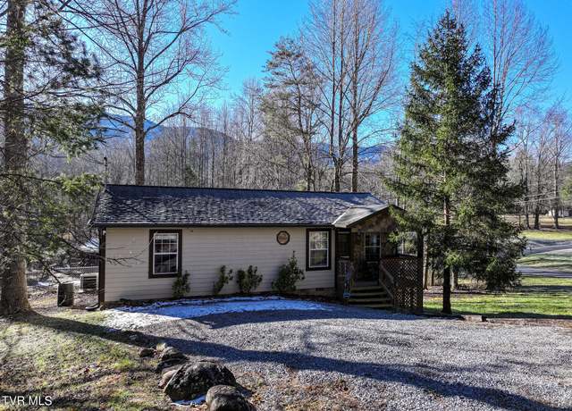Property at 146 Hollow Rd, Cosby, TN 37722, 2 beds, 2 baths