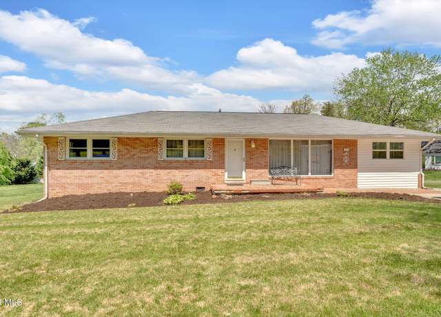 Property at 131 Woodland Rd, Johnson City, TN 37601, 3 beds, 1.5 baths