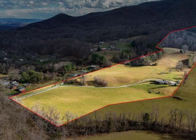 Property at 2517 Sinking Creek Rd, Johnson City, TN 37601, 4 beds, 3 baths