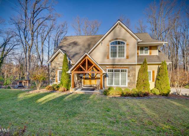 Property at 113 Ridgecrest Dr, Elizabethton, TN 37643, 5 beds, 4.5 baths