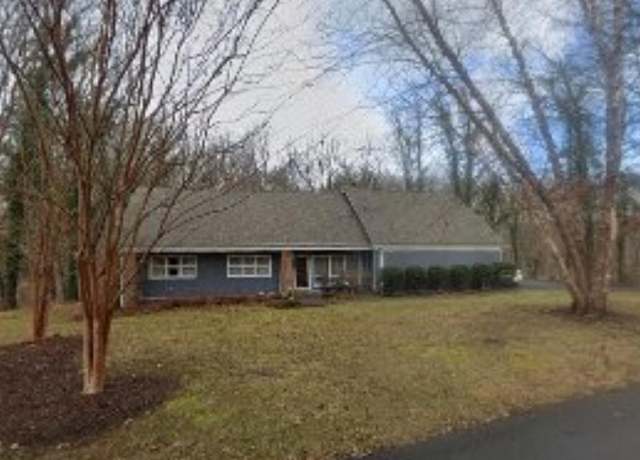 Property at 4514 Brookridge Dr, Kingsport, TN 37664, 3 beds, 4.5 baths