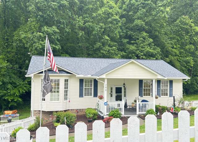 Property at 199 Valley Crest Dr, Mount Carmel, TN 37645, 4 beds, 2.5 baths