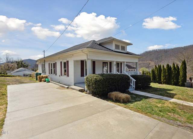 Property at 318 Boyd St, Erwin, TN 37650, 2 beds, 2 baths