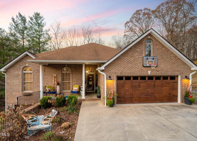 Property at 1856 Myranda Ln, Kingsport, TN 37660, 4 beds, 2 baths