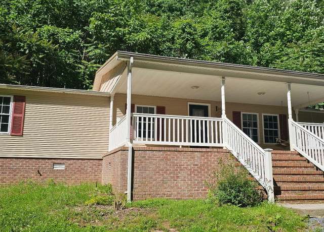 Property at 131 Pheasant Hollow Ln, Johnson City, TN 37601, 4 beds, 2 baths