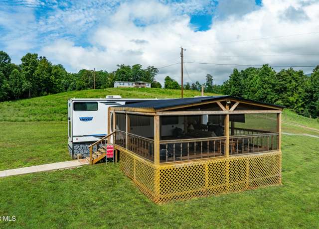 Property at 164 & 162 Peters Hollow Rd, Elizabethton, TN 37643, 3 beds, 2 baths