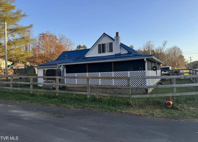 Property at 128 Georgia St, Mountain City, TN 37683, 4 beds, 1 bath