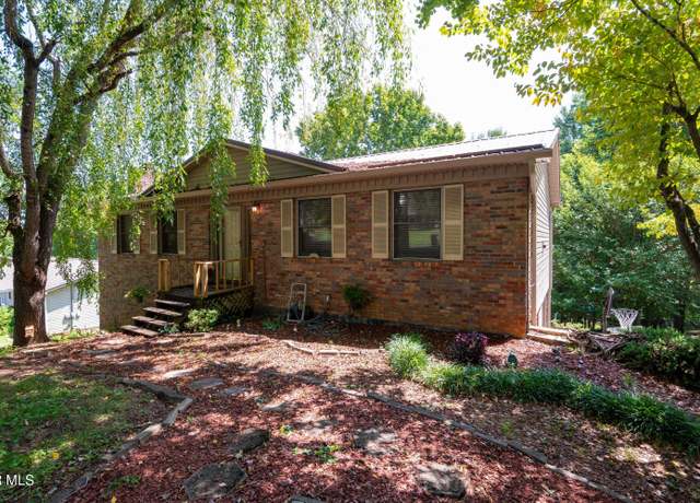 Property at 125 Lancaster Dr, Kingsport, TN 37663, 3 beds, 3 baths