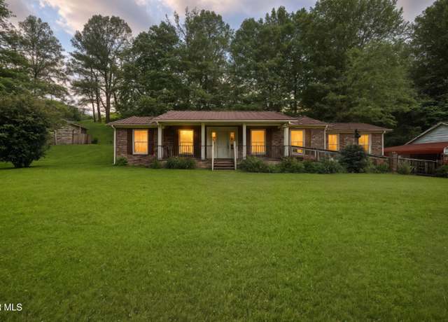 Property at 1710 Shawnee Ave, Big Stone Gap, VA 24219, 4 beds, 2 baths