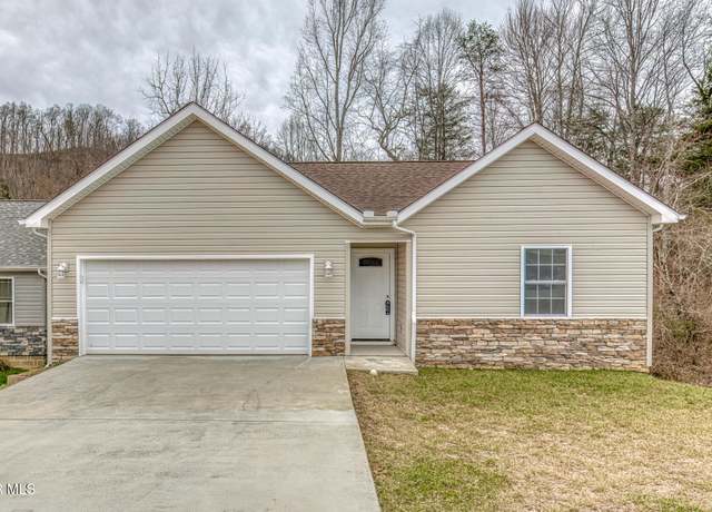 Property at 216 Brighton Pl, Bristol, TN 37620, 3 beds, 2 baths
