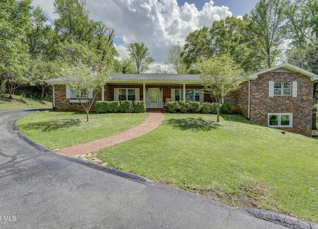 Property at 103 Dogwood Ln, Johnson City, TN 37604, 4 beds, 3 baths
