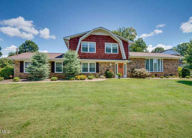 Property at 601 Meadow Ln, Kingsport, TN 37663, 4 beds, 3 baths