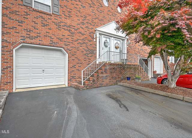Property at 204 Mountain View Rd #20, Johnson City, TN 37601, 2 beds, 1.5 baths
