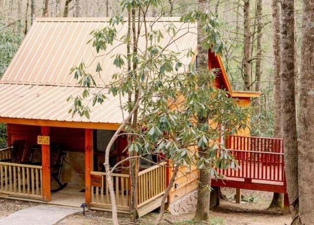 Property at 154 State Highway 143, Roan Mountain, TN 37687, 10 beds, 8.5 baths