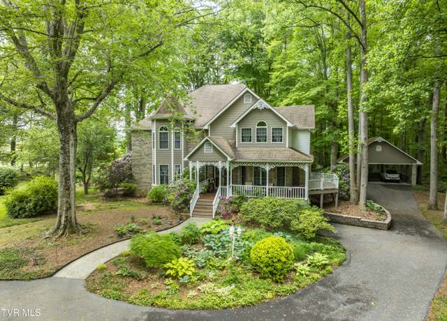Property at 3313 Victoria Ct, Johnson City, TN 37604, 3 beds, 4 baths