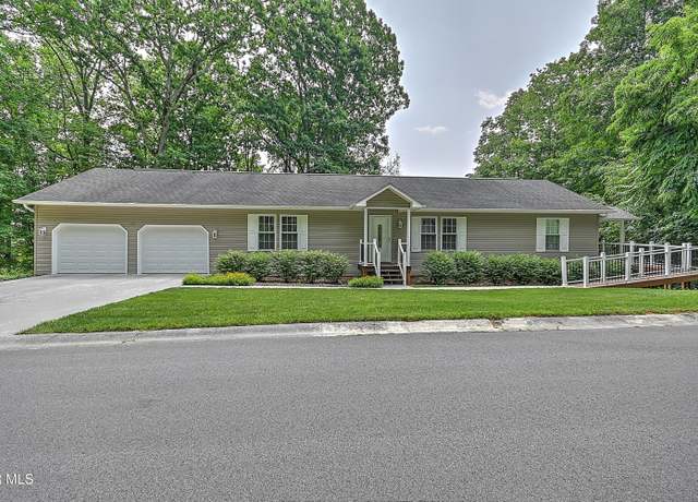 Property at 800 Lazywood Dr, Johnson City, TN 37601, 3 beds, 2 baths
