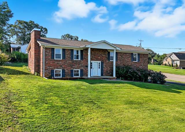 Property at 817 Hills Dr, Johnson City, TN 37604, 3 beds, 2.5 baths